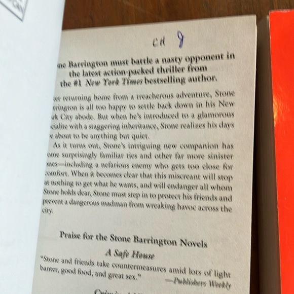 Books: Stuart Woods 2 novel Set - Black Dog & A Safe House - Picture 3 of 8